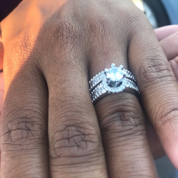 Charlinliol luxury ring 2 pc. Size 7. Silver color - Picture 2 of 3